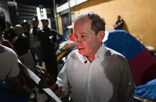 Líder da oposição é preso horas após ser solto