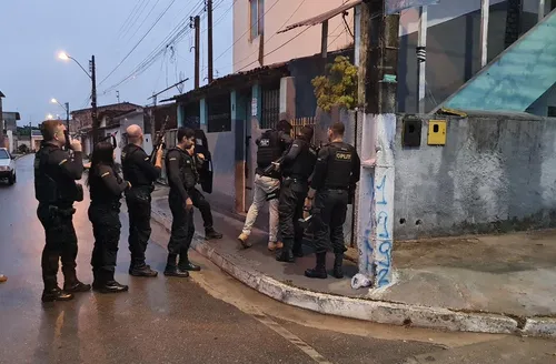 Operação Cerco Fechado prende 21 pessoas na capital e interior do Estado