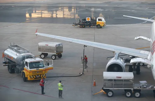 Petrobras aumenta preço do querosene de aviação em 55%