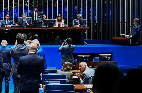 Senado aprova reestruturação de carreiras do serviço público federal