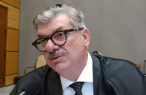 STJ decide afastar ministro acusado de importunação