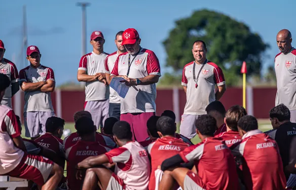 CRB finaliza preparação e segue viagem para a Paraíba