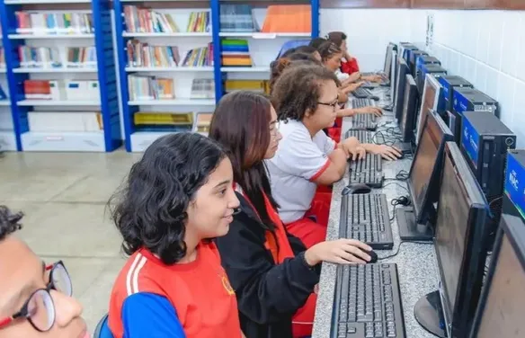 Internet chega a 97,1% das escolas da rede pública de Alagoas