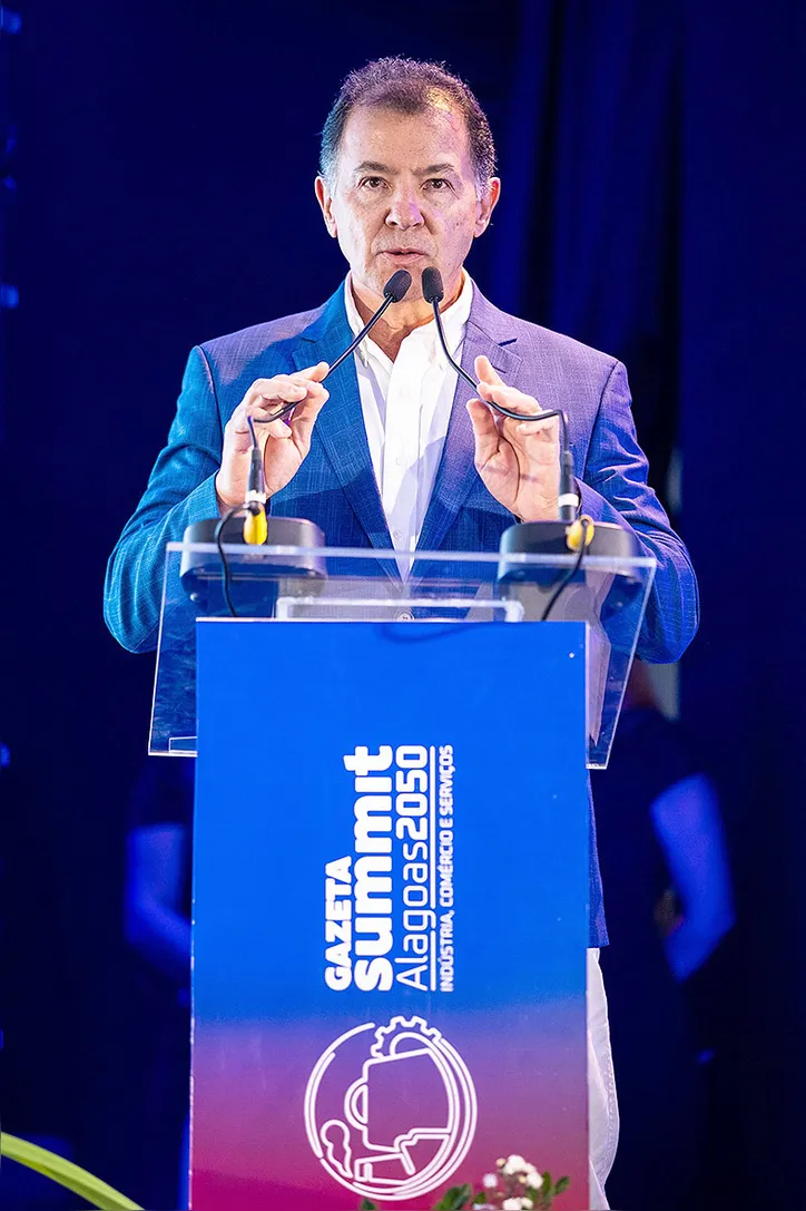 Luiz Amorim destaca desafios de AL na abertura do Summit