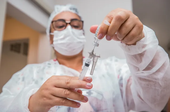 Alagoas recebe lotes de vacinação contra a dengue