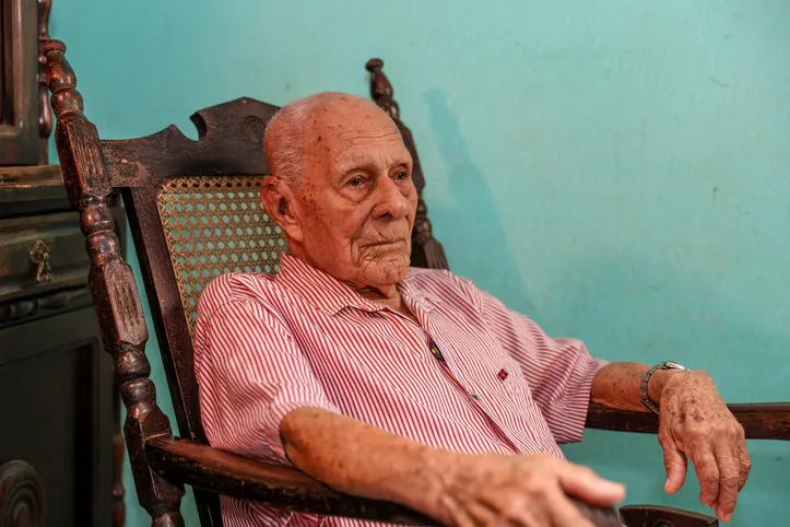Imagem ilustrativa da imagem Aos 102 anos, soldado mais antigo da PM de Alagoas é homenageado pela corporação