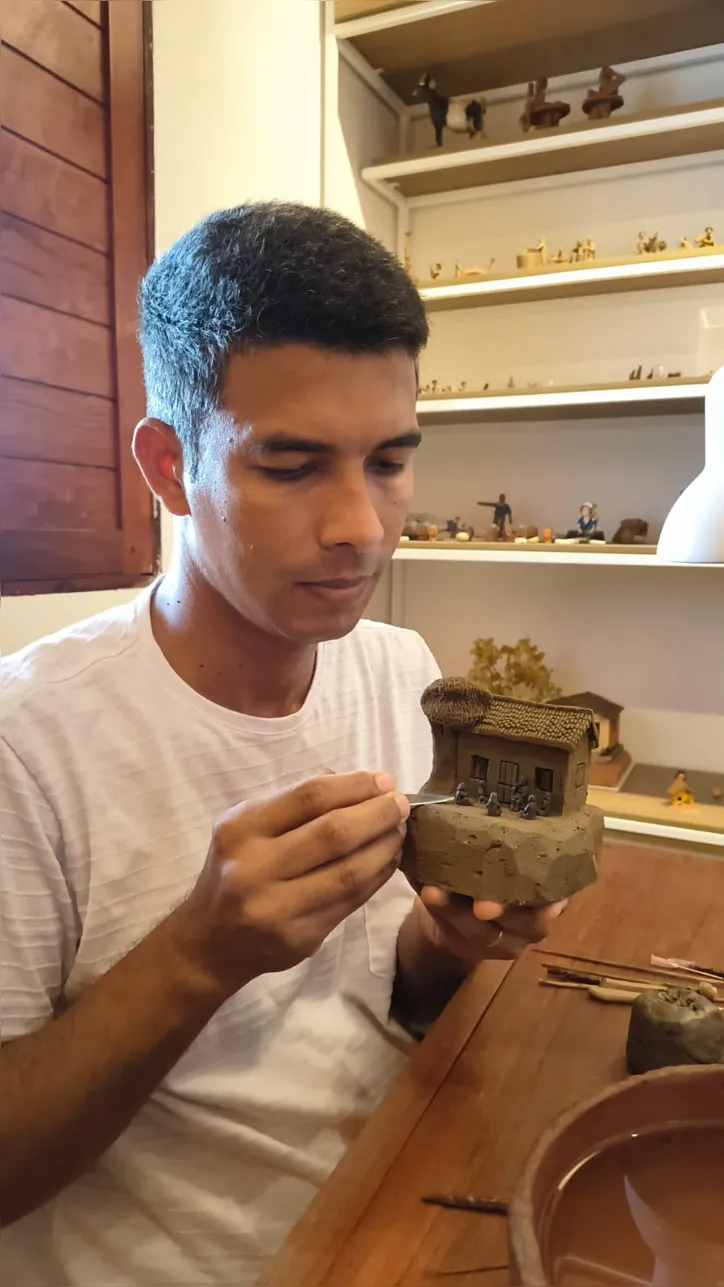 Imagem ilustrativa da imagem Cláudio das Miniaturas recria Alagoas em miniesculturas de 2 centímetros