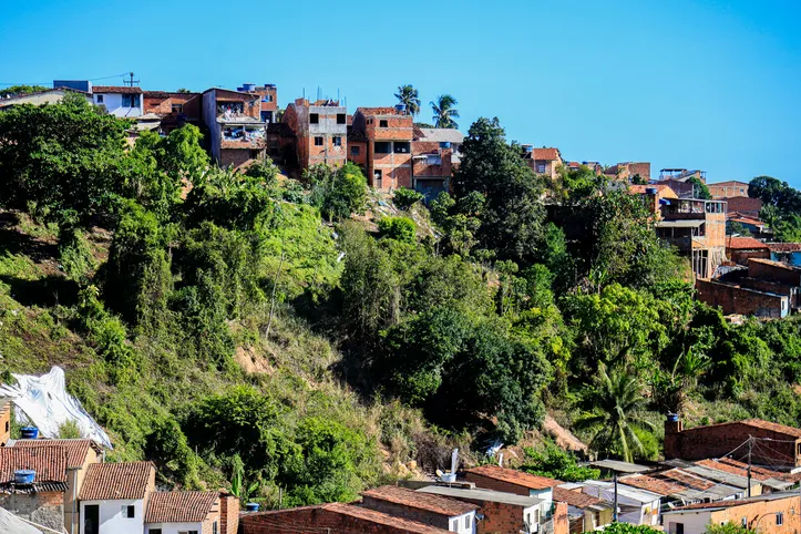 Maceió, 10 de março de 2026

Área urbanizada em alta declividade construída em encostas íngremes que oferecem risco aos moradores, triplicou em Alagoas, Brail.

Foto:@Ailton Cruz