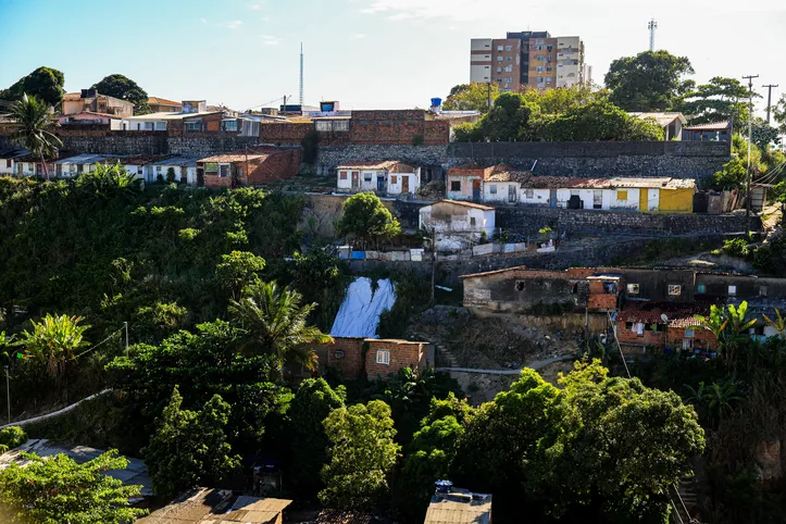 Maceió, 10 de março de 2026

Área urbanizada em alta declividade construída em encostas íngremes que oferecem risco aos moradores, triplicou em Alagoas, Brail.

Foto:@Ailton Cruz