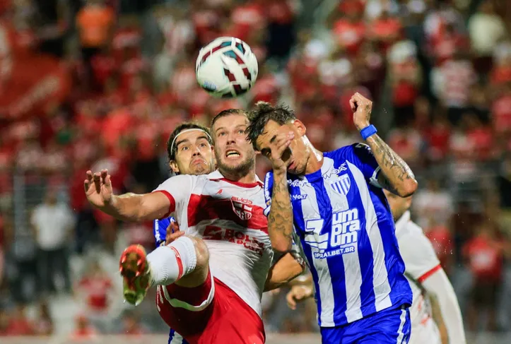 CRB lutou, mas não conseguiu a vitória nessa quarta, no Rei Pelé