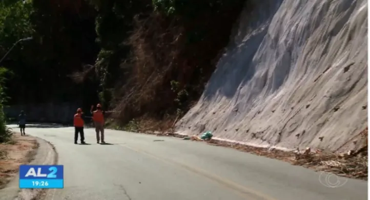 Imagem ilustrativa da imagem Defesa Civil intensifica monitoramento em Maceió com avanço das chuvas em AL