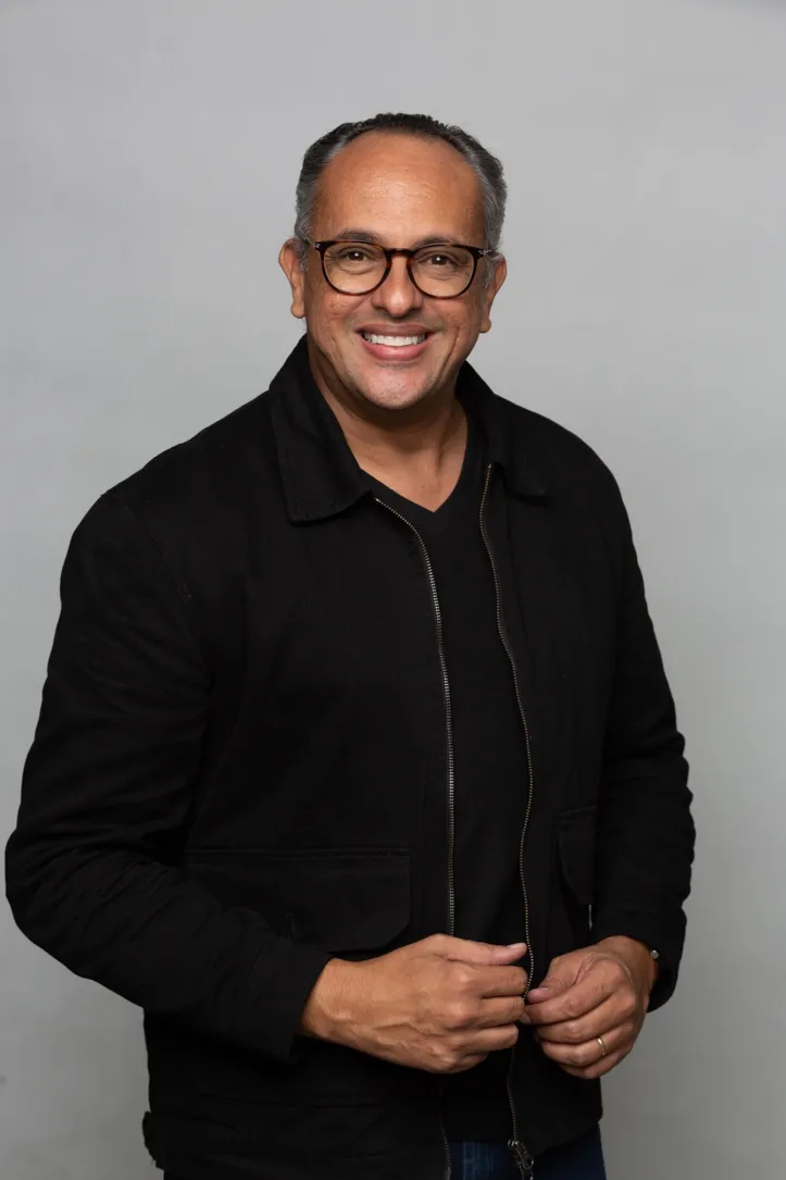 Sócio-diretor da Chama Publicidade, HERMANN FERNANDES celebra o sucesso no mercado da propaganda em Alagoas e consolida sua trajetória, marcada pela criatividade e estratégia na comunicação