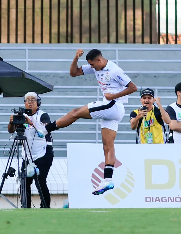 Alex Bruno é o goleador do time alvinegro e artilheiro na competição estadual