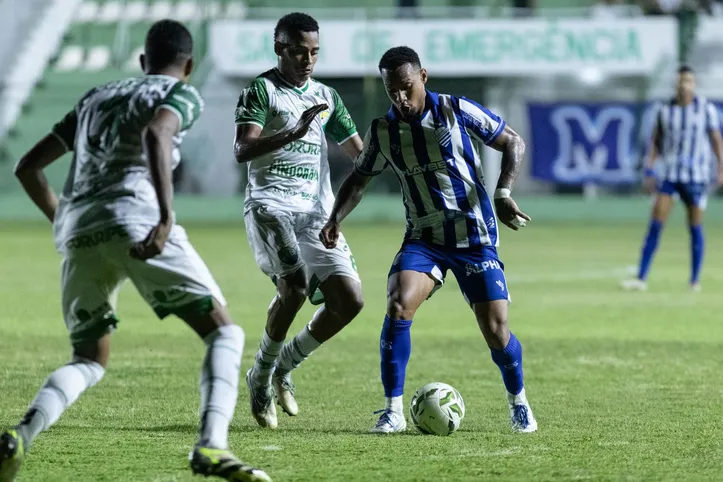 CSA e Coruripe fizeram um jogo bem disputado nessa quinta (12)