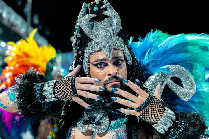 Imagem ilustrativa da imagem Escolas de samba do Rio de Janeiro dão show em três dias de desfile; confira destaques