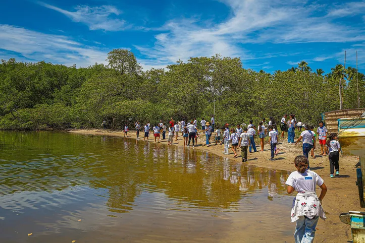 Estudantes visitaram o Rio Meirim em ação de conscientização