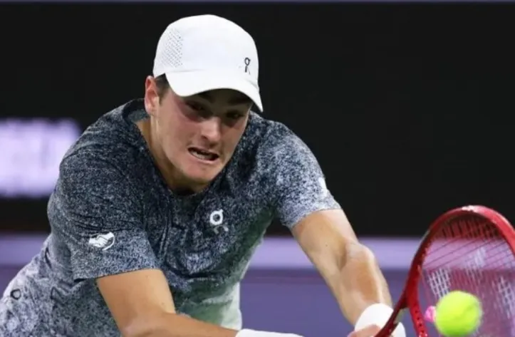 Fonseca foi eliminado em Indian Wells após duelo equilibrado