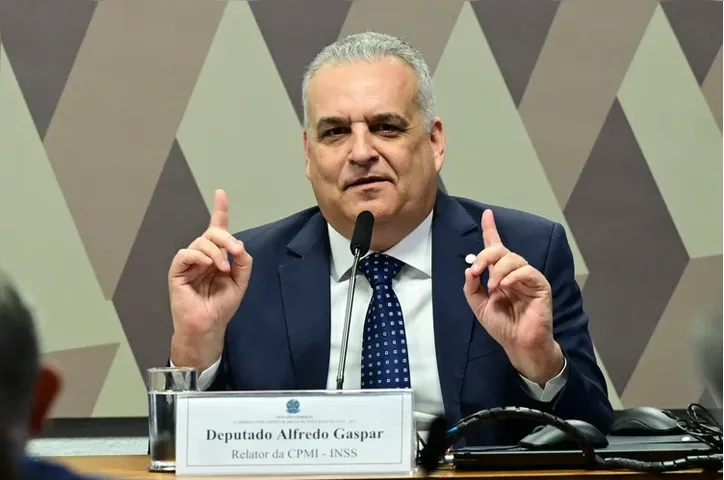 Gaspar admite prorrogação de CPMI e promete relatório até o fim de março