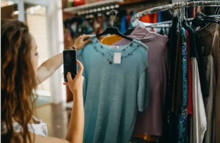 Imagem ilustrativa da imagem Gen Z prefere comprar em shoppings a on-line