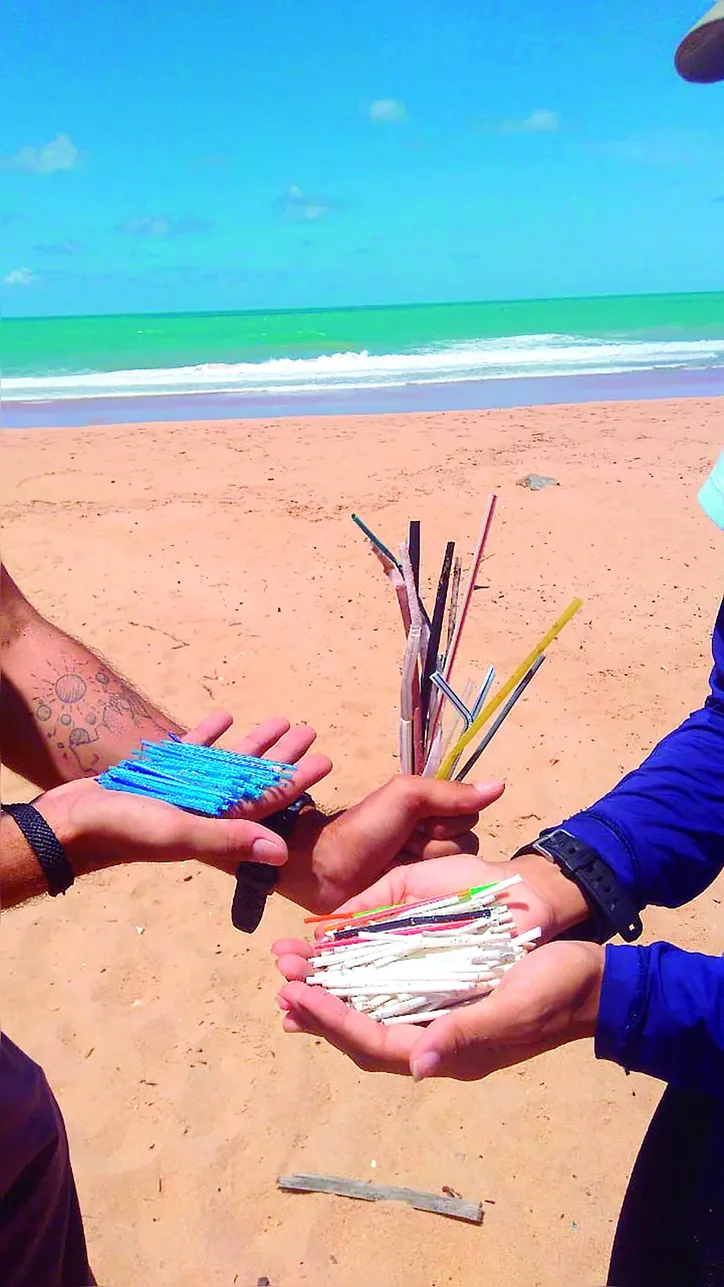 Imagem ilustrativa da imagem Lixo “esquecido” na praia invade os oceanos, afeta ecossistemas e acaba com vidas marinhas