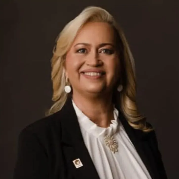 VALÉRIA SANTANA comemora 33 anos de atividades na Márcio Rapôso Imóveis e se destaca pelo atendimento e conhecimento do mercado