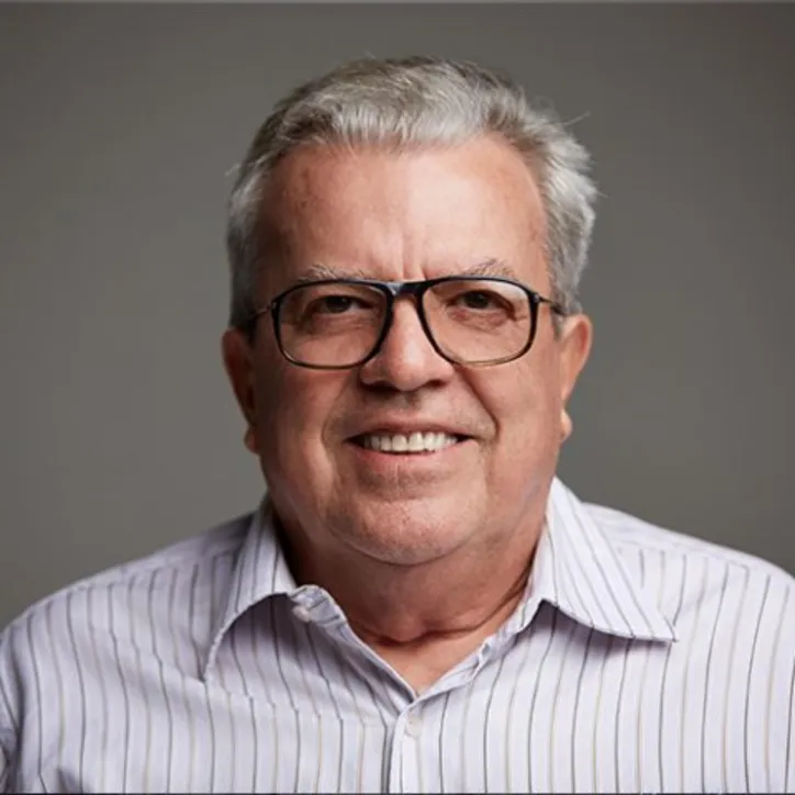 Há quase 50 anos, NELSON CARNEIRO, sócio-fundador da Chama Publicidade, ajuda a construir e transformar o mercado publicitário alagoano