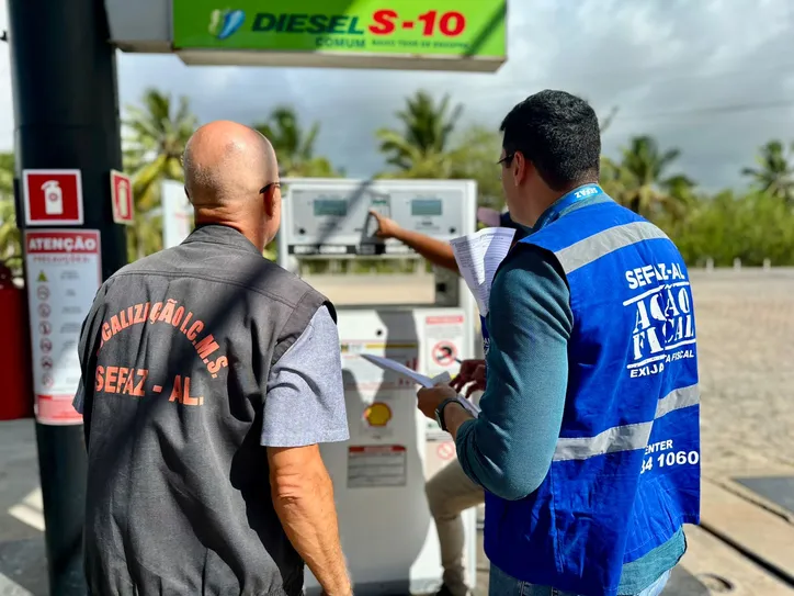 Fiscais aferem regularidade fiscal nos postos de combustíveis