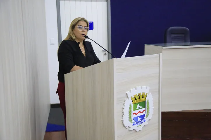 Para a vereadora Silvânia Barbosa, a qualidade da atuação feminina na política compensa a desigualdade numérica