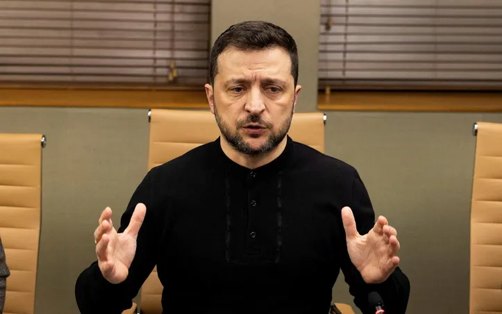 Zelensky ameaça atacar Rússia durante festa do Dia da Vitória