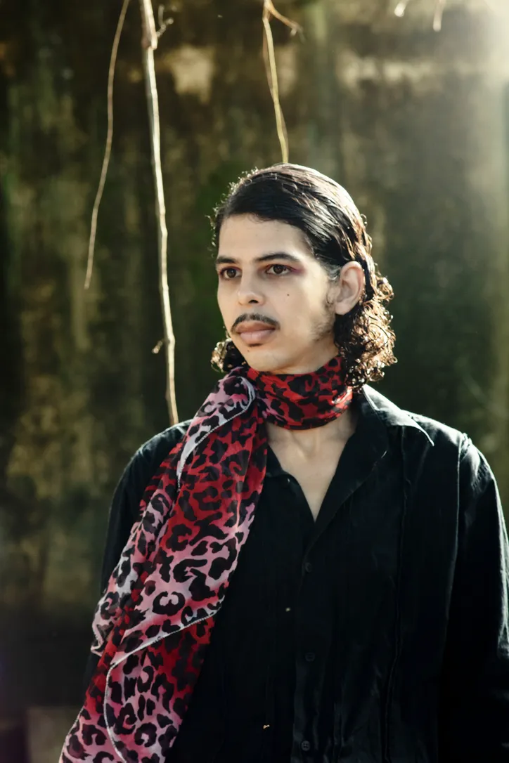 Imagem ilustrativa da imagem Novo single de Pedro Salvador encara colapso, ruínas e resistência