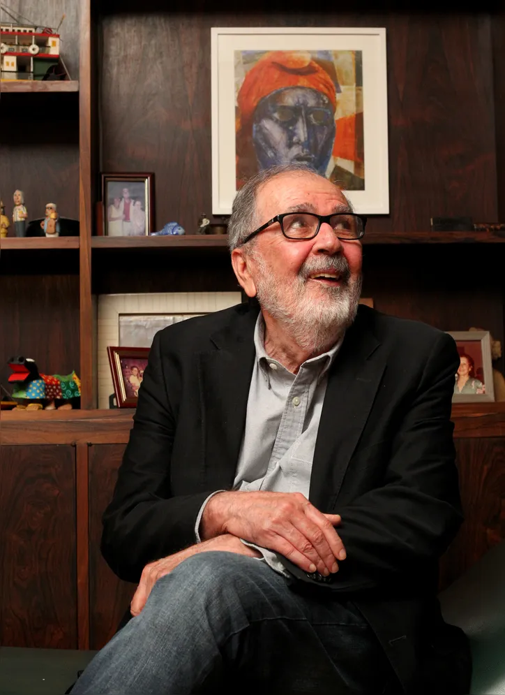 O cineasta e imortal da Academia Brasileira de Letras (ABL), Cacá Diegues, durante sessão de fotos em sua casa, na zona sul do Rio de Janeiro