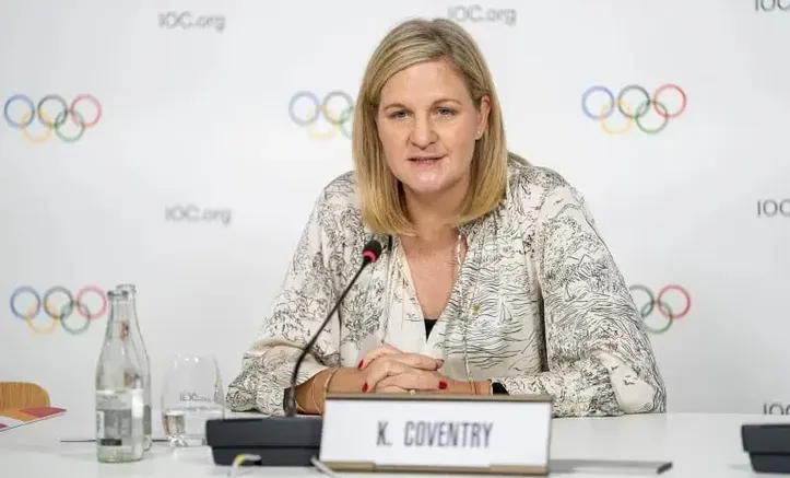 Kirsty Coventry: “Medida é para proteger a categoria feminina”