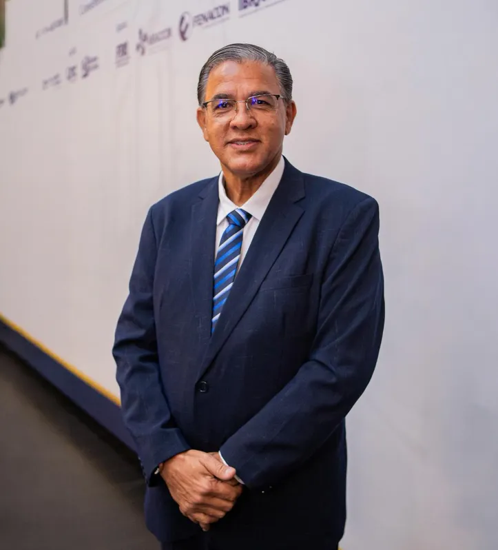 O contador arapiraquense JORDÃO VIEIRA tomou posse, na última quarta-feira (11), como conselheiro do Conselho Federal de Contabilidade, em Brasília. A cerimônia reuniu representantes da classe contábil de todo o país e foi marcada por reconhecimento à atuação dos profissionais da área