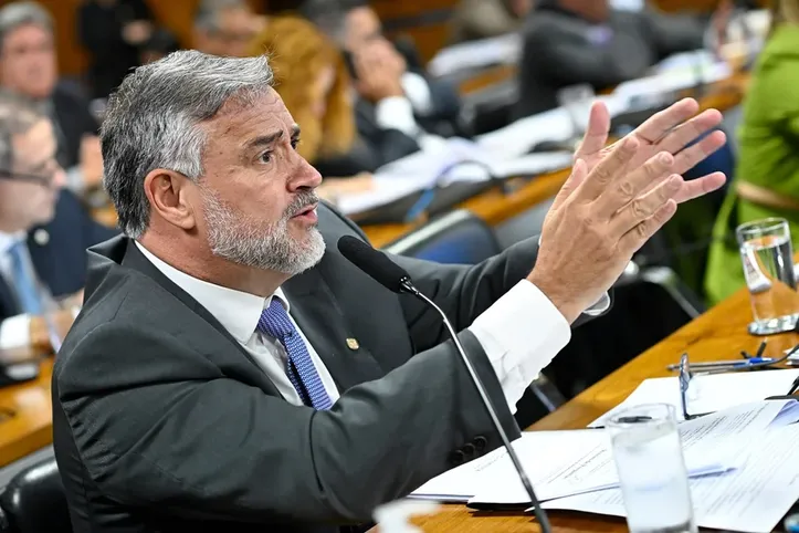 Pimenta diz que vai recorrer a Alcolumbre para anular votação