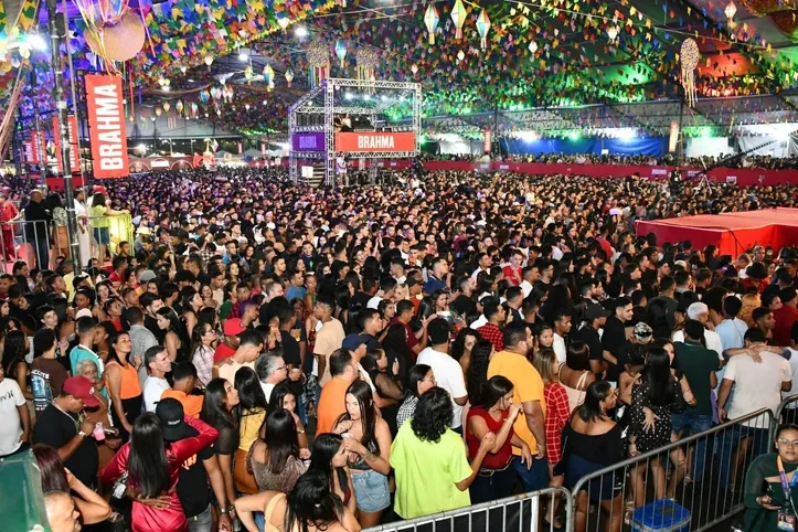 Prefeitos debatem teto para cachês de shows em eventos públicos