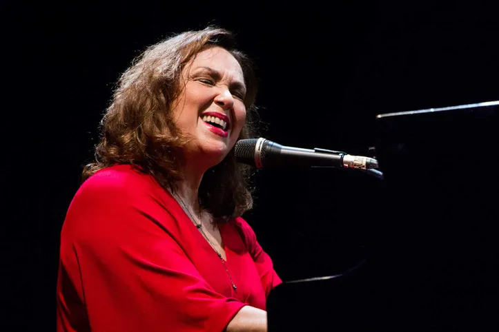 Jane Duboc se apresenta em Maceió no dia 11 de abril