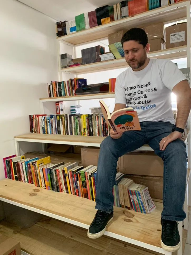 Imagem ilustrativa da imagem Romance resgata os ‘currais do governo’ na seca de 1932