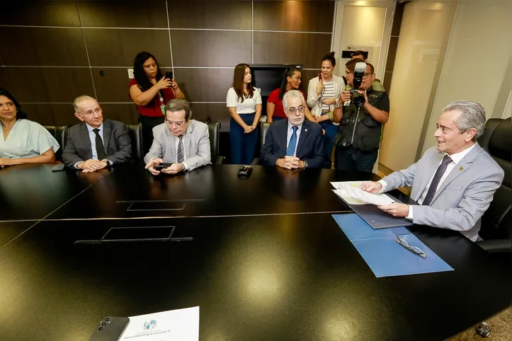 Imagem ilustrativa da imagem Sistema de Justiça de Alagoas se une em prol da população em situação de rua

prol da população em situação de rua