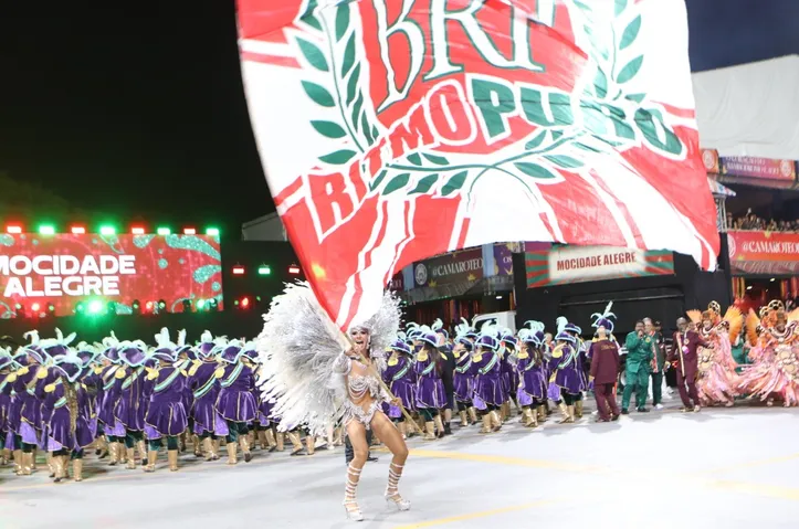 Imagem ilustrativa da imagem SP: Mocidade Alegre é campeã e supera Gaviões da Fiel por 0,1 ponto