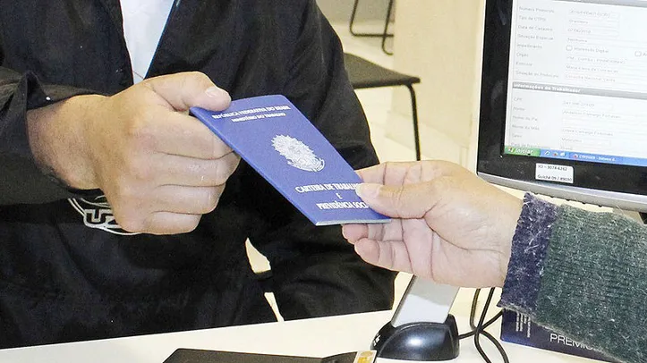 Desemprego ficou em 5,4% no trimestre encerrado em janeiro