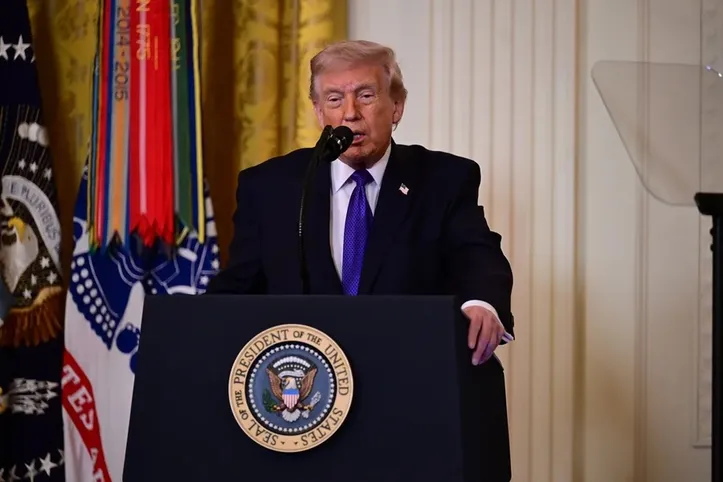 Trump disse que Exército dos EUA está dando uma "surra" nas forças iranianas