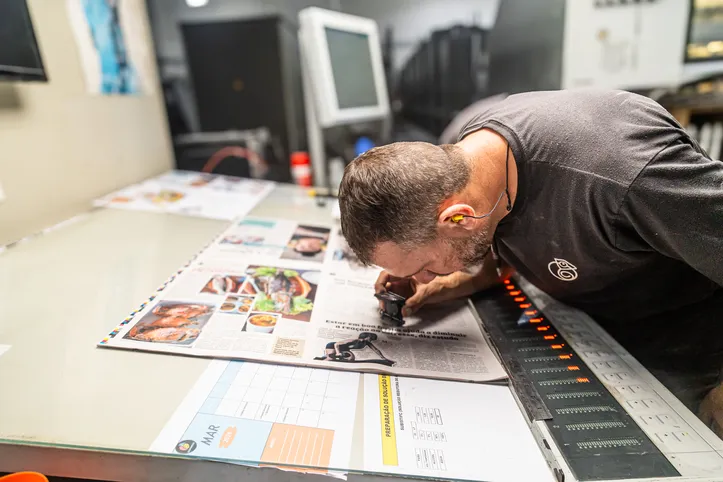 Imagem ilustrativa da imagem Um dia na redação: há 92 anos, o que é notícia está na Gazeta - no papel ou digital