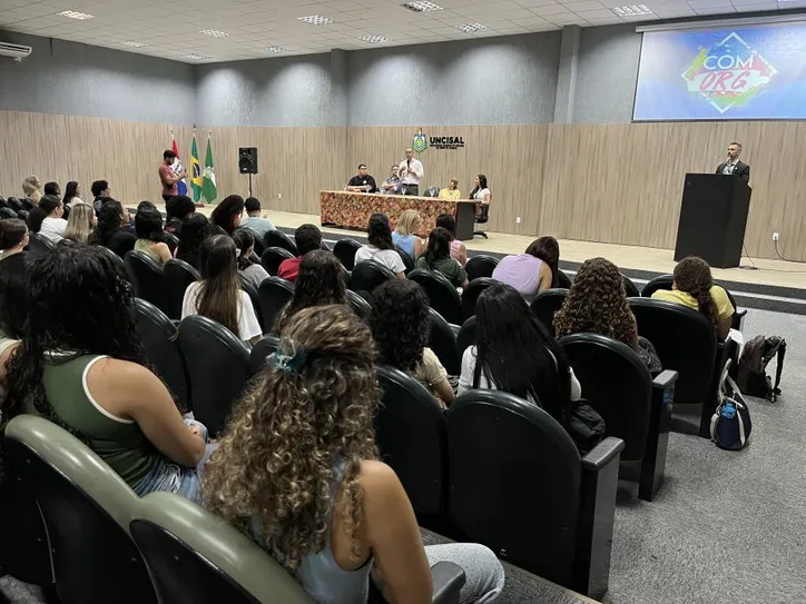 Imagem ilustrativa da imagem Uncisal recepciona 400 calouros para ano letivo