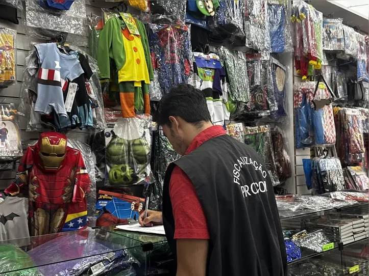 As fantasias adultas variam de R$ 38,99 a mais de R$ 1.000.