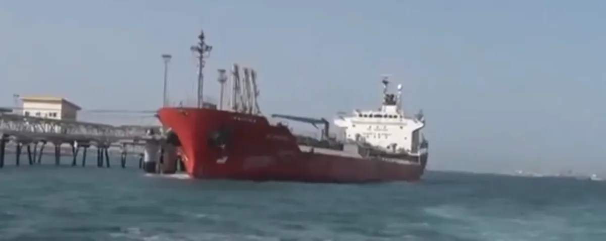 Navios recuam após bloqueio no Estreito de Ormuz, dizem EUA