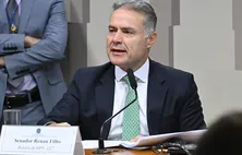 Comissão aprova relatório de Renan Filho que garante renovação gratuita da CNH