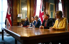 Mais de 40 países ameaçam sancionar o Irã se Ormuz não for reaberto