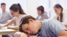 ‘Jet lag social’: entenda o efeito  de dormir tarde e acordar cedo