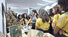 Visita ao Herbário MAC estimula interesse de estudantes na flora alagoana
