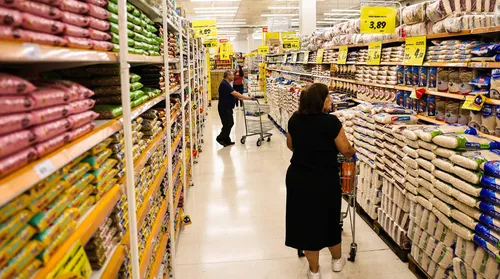 Combustíveis e alimentos puxam alta da inflação - Imagem
